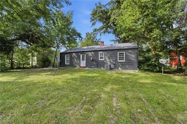 2518 S Crescent Avenue, Independence, MO 64052