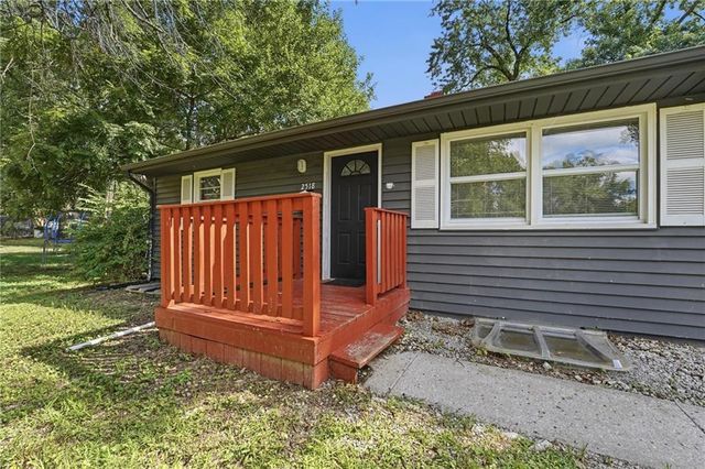 2518 S Crescent Avenue, Independence, MO 64052