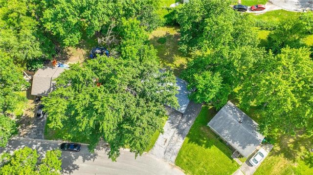 2518 S Crescent Avenue, Independence, MO 64052