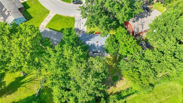 2518 S Crescent Avenue, Independence, MO 64052