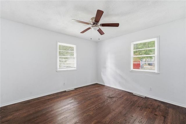 2518 S Crescent Avenue, Independence, MO 64052