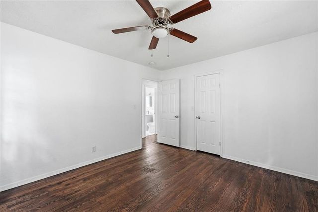2518 S Crescent Avenue, Independence, MO 64052
