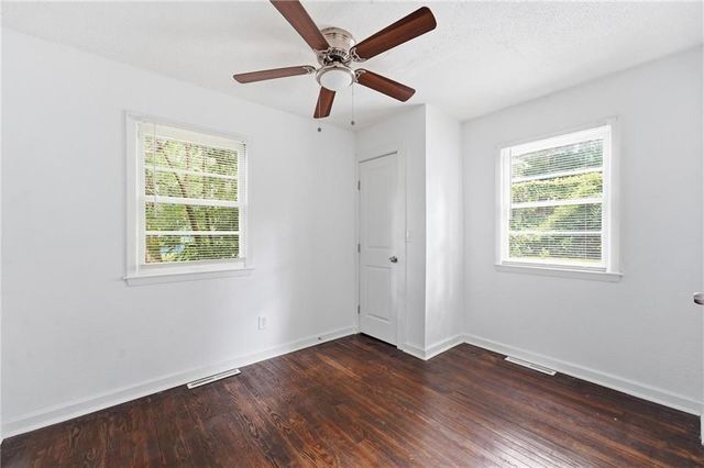 2518 S Crescent Avenue, Independence, MO 64052