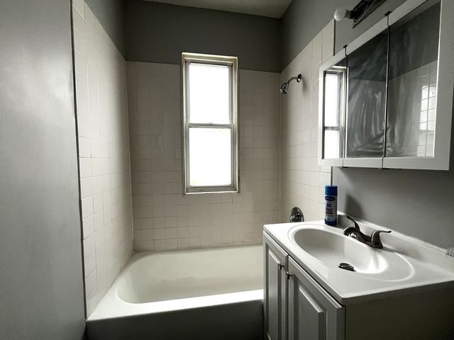 1801 N Lotus Avenue 2, Chicago, IL 60639