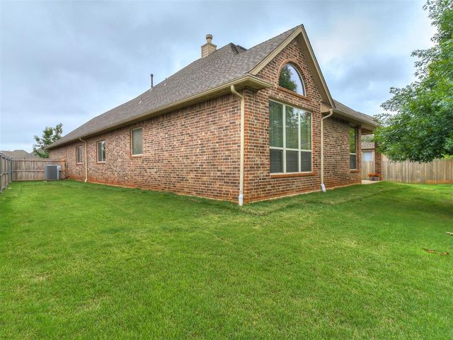 6213 NW 161st Circle, Edmond, OK 73013