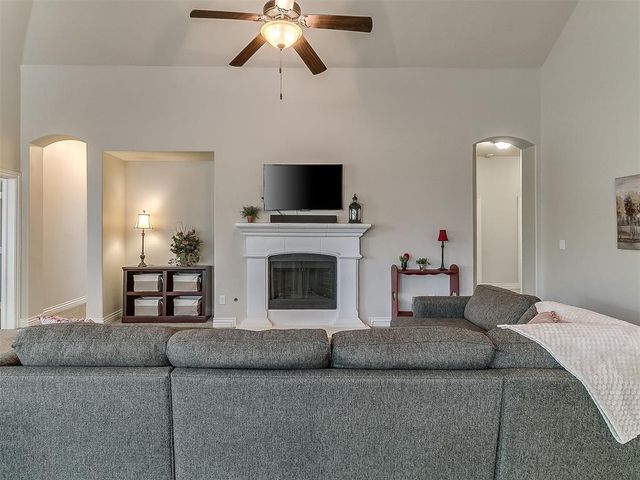6213 NW 161st Circle, Edmond, OK 73013
