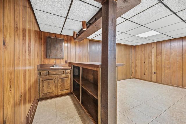 11901 Harrison Drive, Kansas City, MO 64146