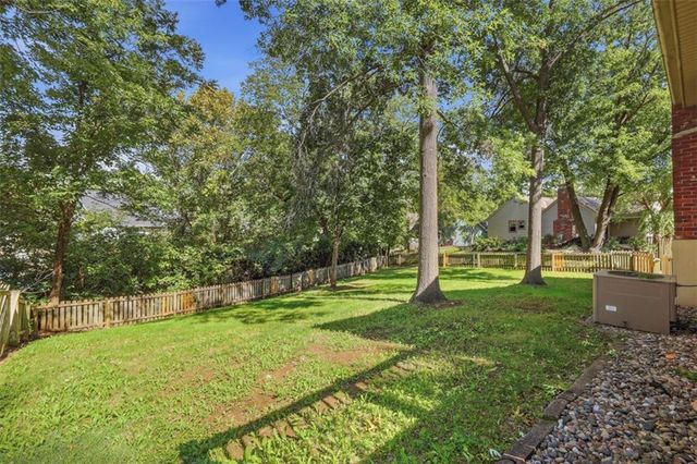 11901 Harrison Drive, Kansas City, MO 64146