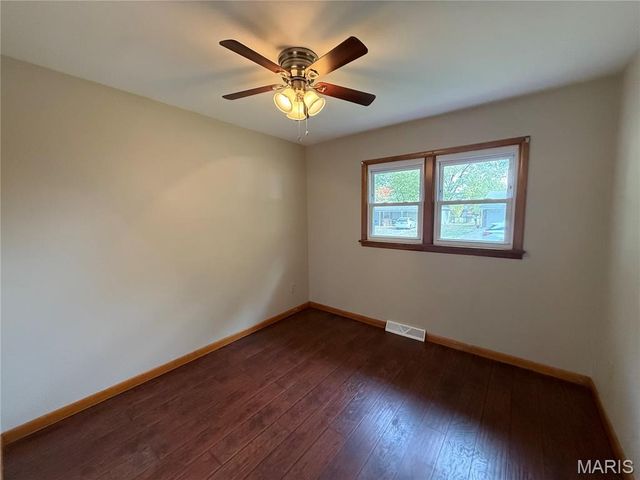 1137 Warren Street, Jerseyville, IL 62052