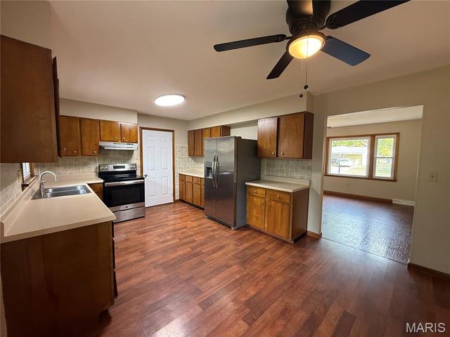 1137 Warren Street, Jerseyville, IL 62052