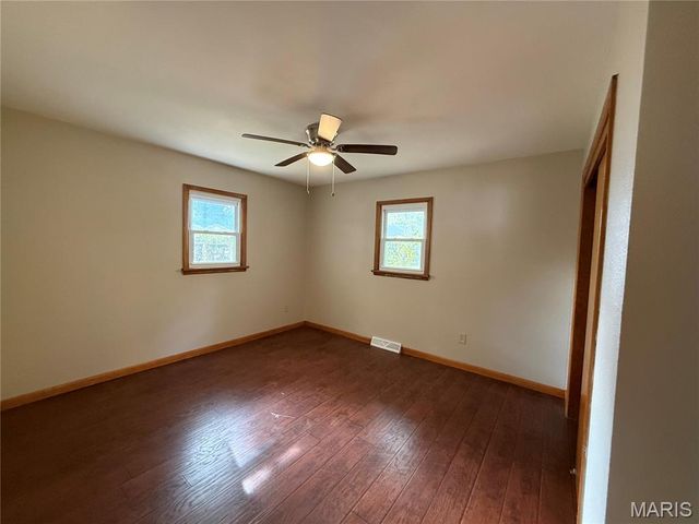 1137 Warren Street, Jerseyville, IL 62052