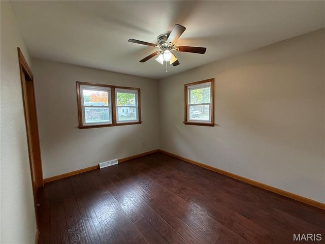 1137 Warren Street, Jerseyville, IL 62052