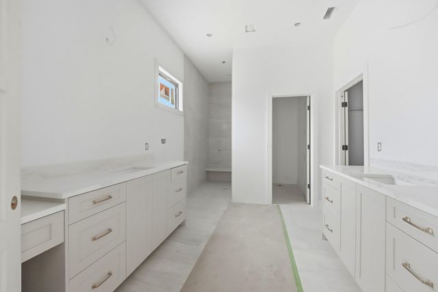 8630 S LAGOS DR, Columbia, MO 65203