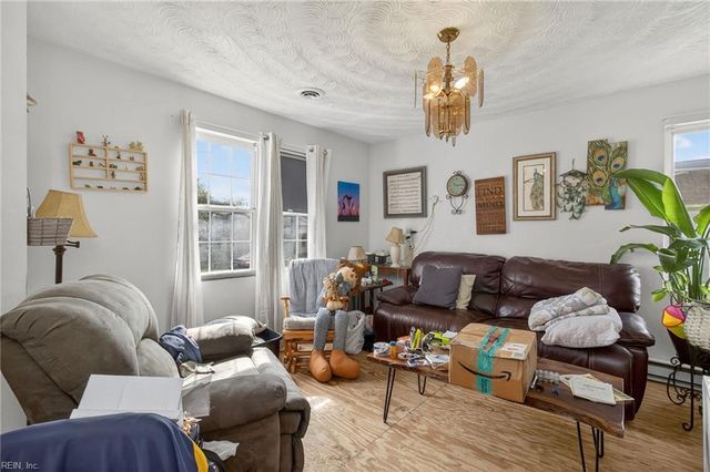 305 N 5th ST, Suffolk, VA 23434