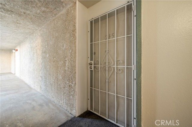 21800 Schoenborn Street 215, Canoga Park (los Angeles), CA 91304