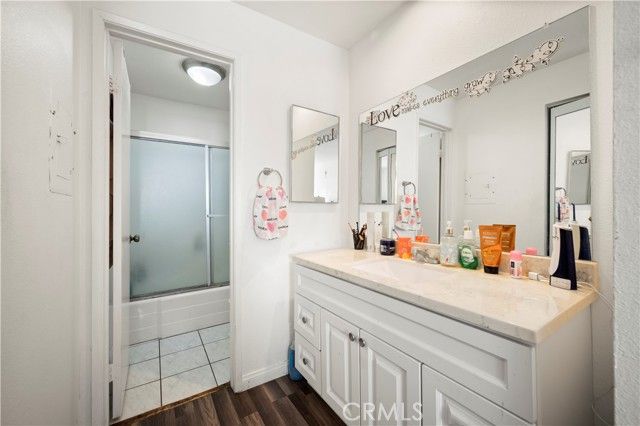 21800 Schoenborn Street 215, Canoga Park (los Angeles), CA 91304