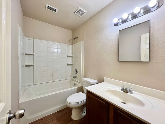 2804 Cameron Way, Mesquite, TX 75181