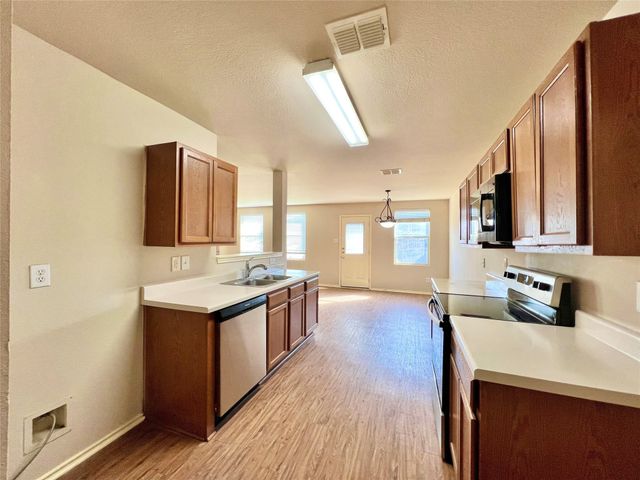 2804 Cameron Way, Mesquite, TX 75181