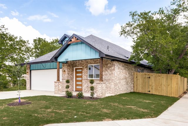 1329 Arizona Avenue, Fort Worth, TX 76104