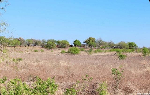 435 County Road 7715, Devine, TX 78016