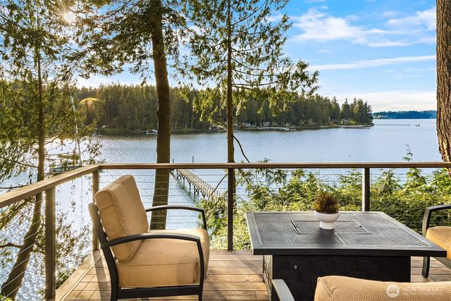 6518 NE Monte Vista Drive, Bainbridge Island, WA 98110
