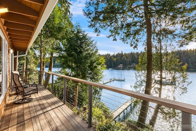 6518 NE Monte Vista Drive, Bainbridge Island, WA 98110