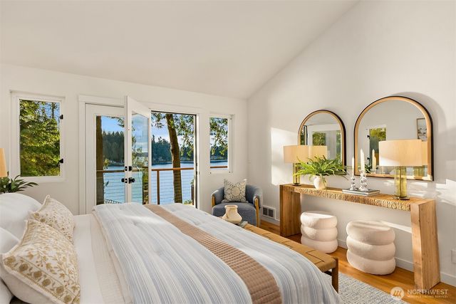 6518 NE Monte Vista Drive, Bainbridge Island, WA 98110