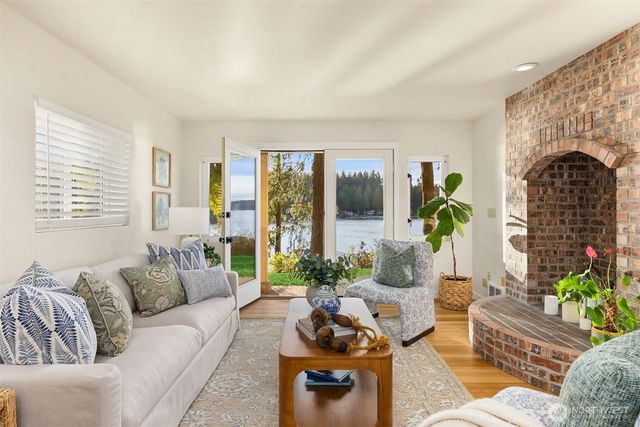 6518 NE Monte Vista Drive, Bainbridge Island, WA 98110