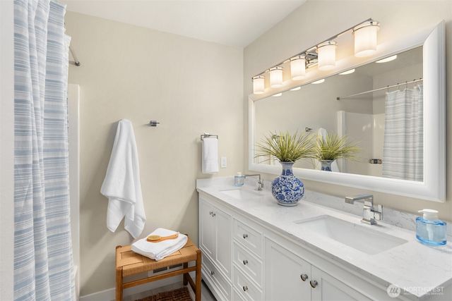6518 NE Monte Vista Drive, Bainbridge Island, WA 98110