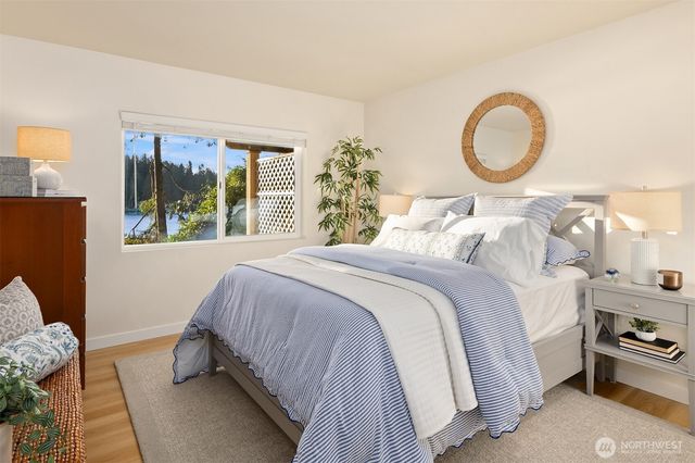 6518 NE Monte Vista Drive, Bainbridge Island, WA 98110