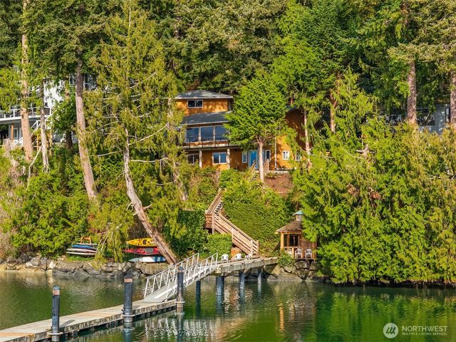 6518 NE Monte Vista Drive, Bainbridge Island, WA 98110