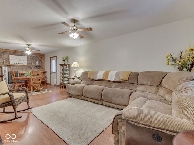 8879 S Slevins Drive, Nineveh, IN 46164