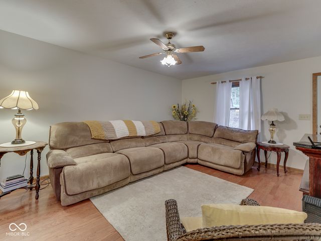 8879 S Slevins Drive, Nineveh, IN 46164