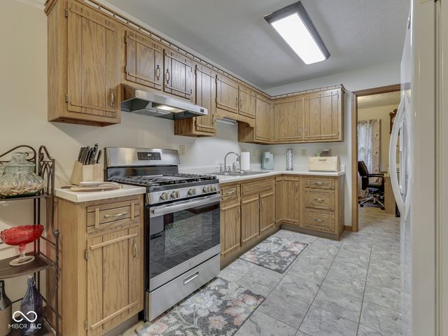 8879 S Slevins Drive, Nineveh, IN 46164