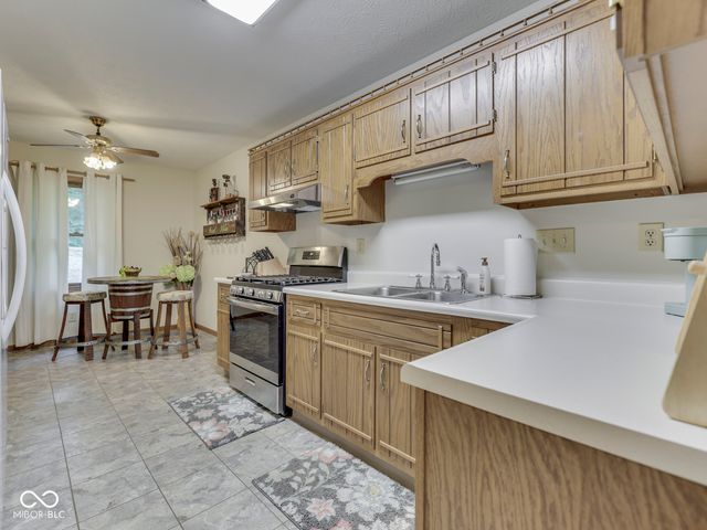 8879 S Slevins Drive, Nineveh, IN 46164