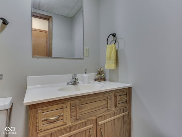8879 S Slevins Drive, Nineveh, IN 46164