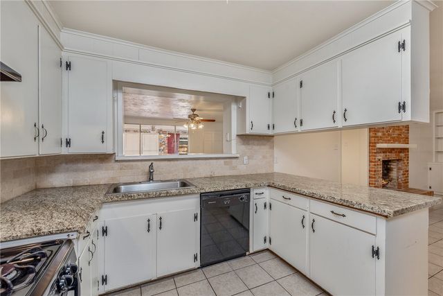 703 Lee Avenue, College Station, TX 77840
