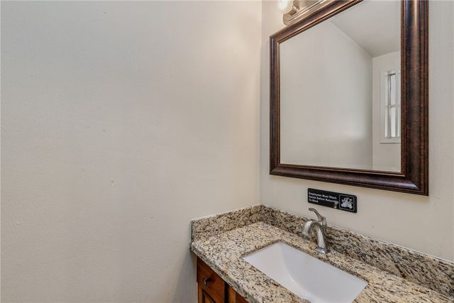703 Lee Avenue, College Station, TX 77840