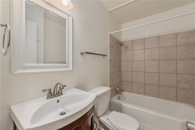 703 Lee Avenue, College Station, TX 77840