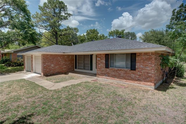 703 Lee Avenue, College Station, TX 77840