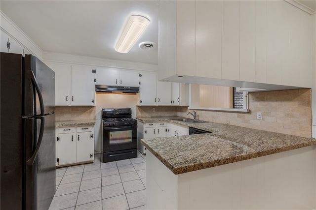 703 Lee Avenue, College Station, TX 77840