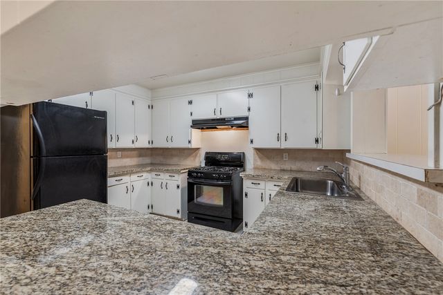 703 Lee Avenue, College Station, TX 77840