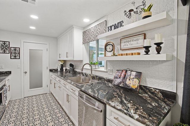 364 Genverna Glen, Grants Pass, OR 97527