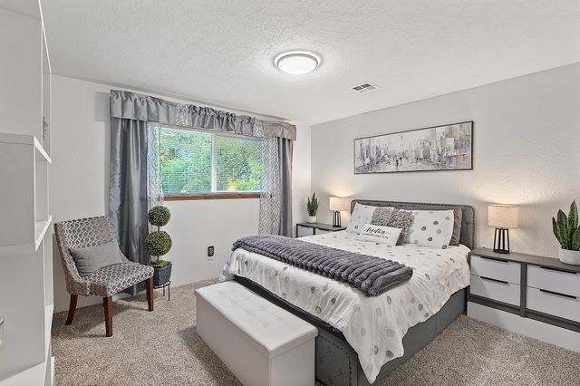 364 Genverna Glen, Grants Pass, OR 97527