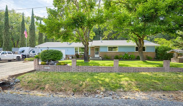 364 Genverna Glen, Grants Pass, OR 97527