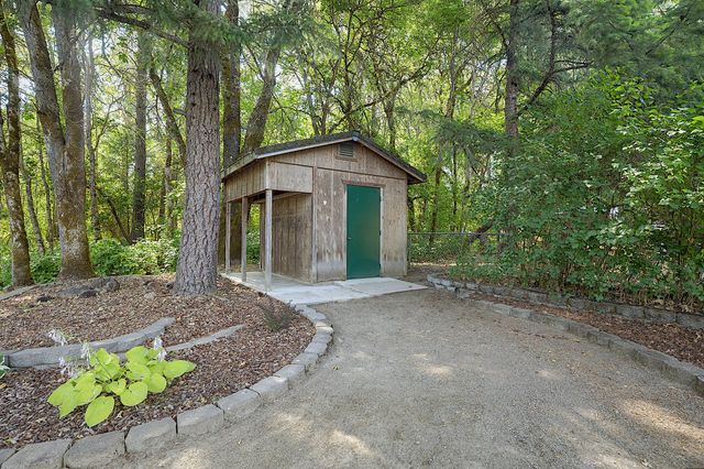 364 Genverna Glen, Grants Pass, OR 97527