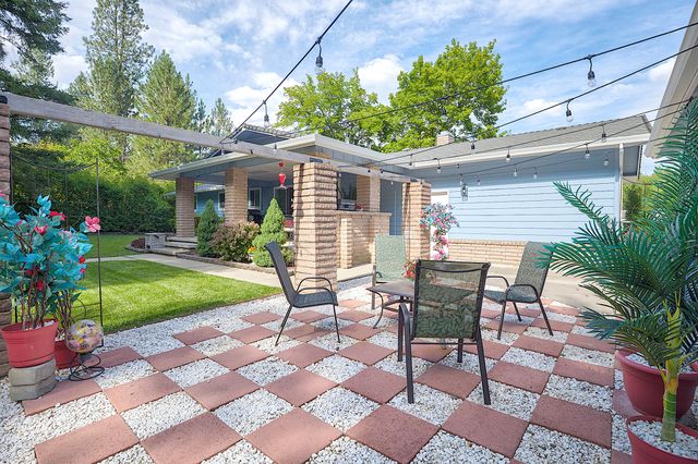 364 Genverna Glen, Grants Pass, OR 97527