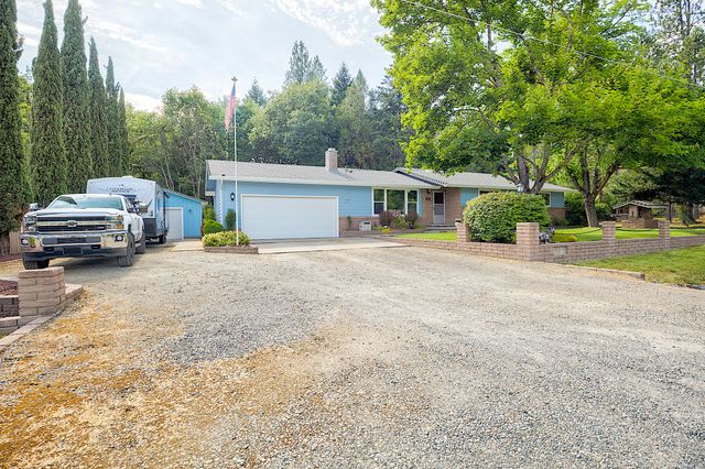364 Genverna Glen, Grants Pass, OR 97527