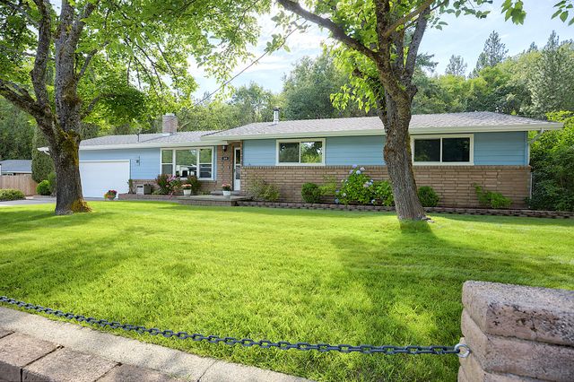 364 Genverna Glen, Grants Pass, OR 97527