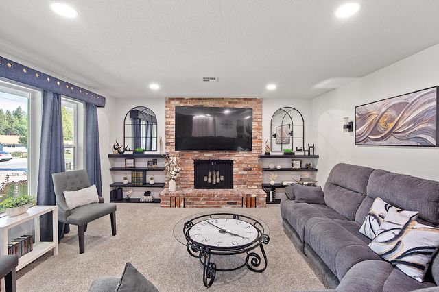 364 Genverna Glen, Grants Pass, OR 97527